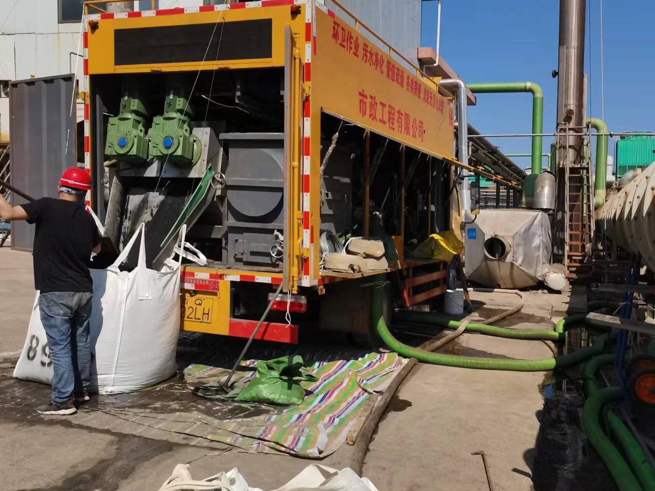 邻水淤泥压干处理